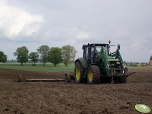 John Deere 6630