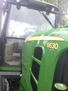 John Deere 6630