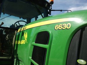 John Deere 6630