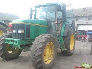 John Deere 6800