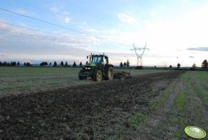 John Deere 6810 + brona talerzowa