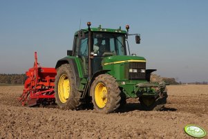 John Deere 6810 + Kuhn Logisem M3000