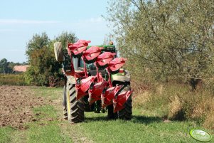 John Deere 6810 + pług