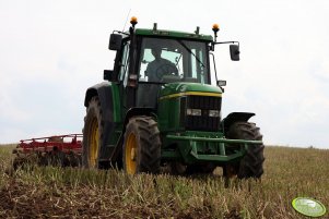 John Deere 6810