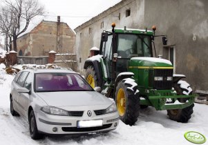 John Deere 6810