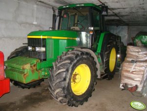 John deere 6810