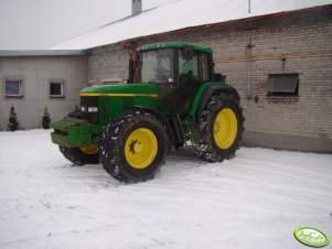 John deere 6810