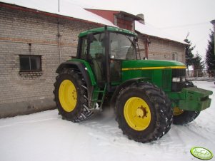 John deere 6810