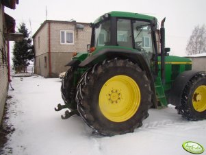 John Deere 6810