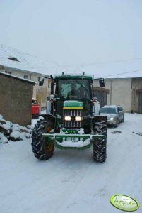 John Deere 6810