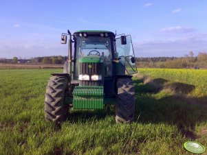 John Deere 6820