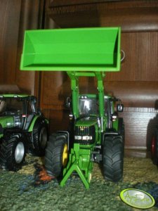 John Deere 6820