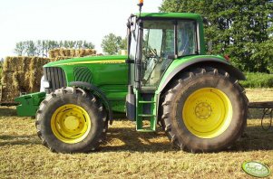 John Deere 6820