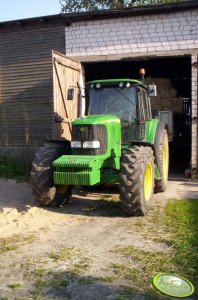 John Deere 6820