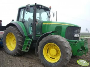 John Deere 6820 