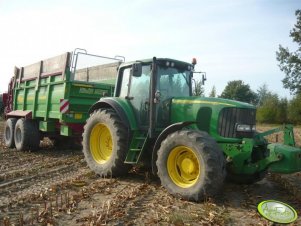 John Deere 6820