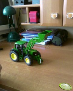 John Deere 6820