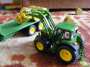 John Deere 6820