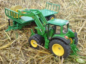 John Deere 6820