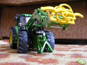 John Deere 6820