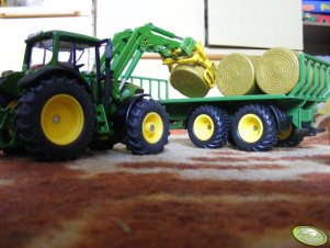 John Deere 6820