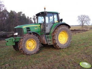 John Deere 6830