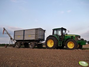 John Deere 6830