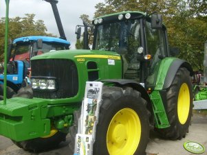 John Deere 6830