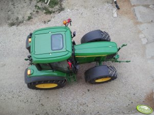 John Deere 6830