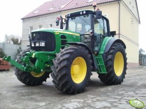 John Deere 6830