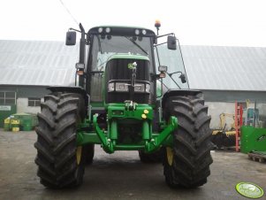 John Deere 6830