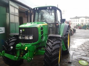 John Deere 6830