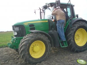 John Deere 6830 