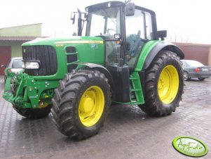 John Deere 6830