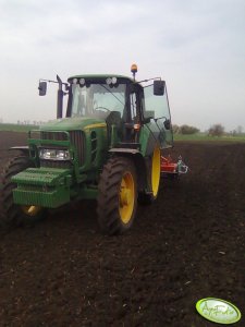 John Deere 6830 