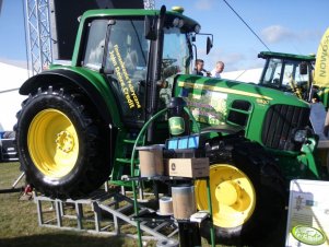 John Deere 6830