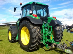 John Deere 6830