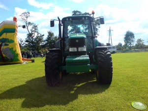 John Deere 6830