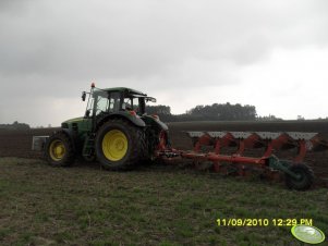 John Deere 6830