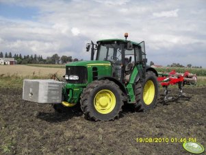 John Deere 6830