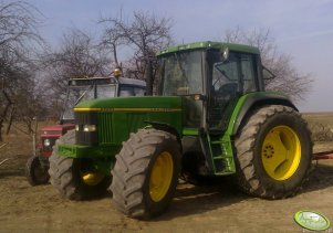 John Deere 6900