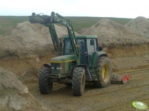 John Deere 6910 + Kuhn