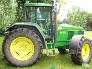 John deere 6910