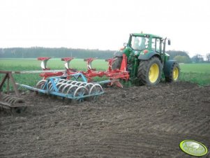 John Deere 6920 + Kuhn VARI-MASTER 122 + Cambela