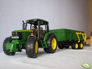 John Deere 6920 z przyczepą