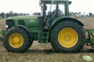 John Deere 6920