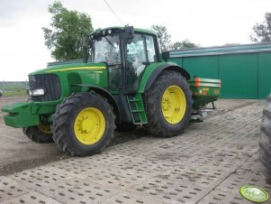 John Deere 6920