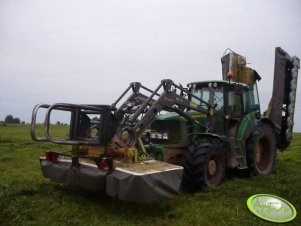 John Deere 6930