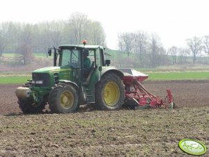 John Deere 6930