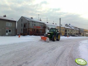 John Deere 6930